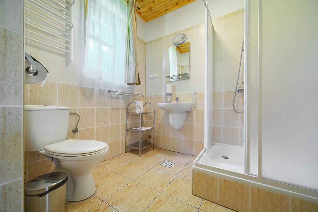 Hotel Perla Bieszczadow Geovita Czarna  Oda fotoğraf